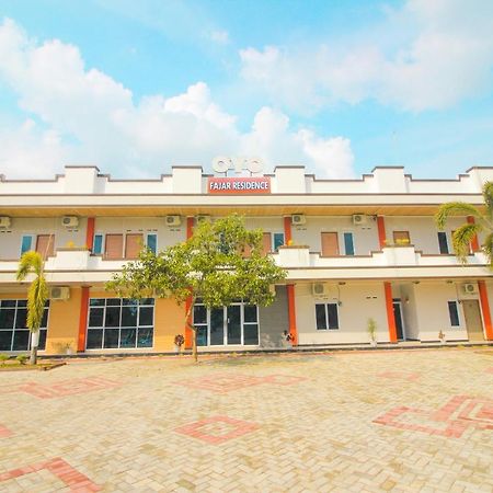 Oyo 1653 Fajar Residence Pekanbaru Extérieur photo
