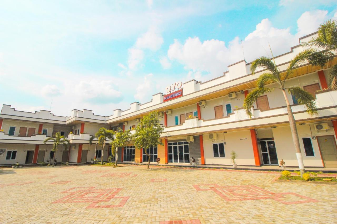 Oyo 1653 Fajar Residence Pekanbaru Extérieur photo