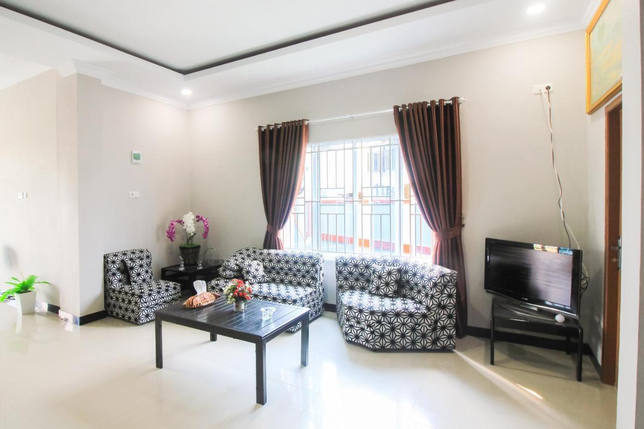 Oyo 1653 Fajar Residence Pekanbaru Extérieur photo