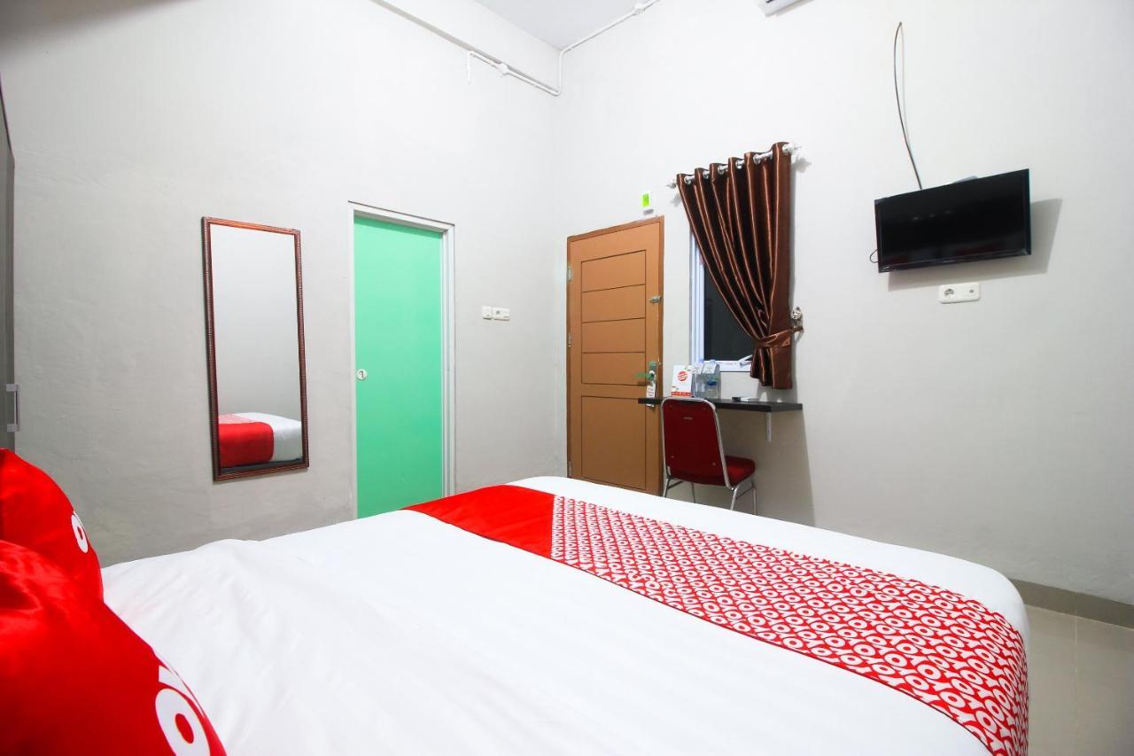Oyo 1653 Fajar Residence Pekanbaru Extérieur photo