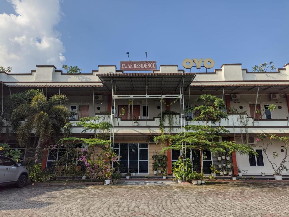 Oyo 1653 Fajar Residence Pekanbaru Extérieur photo