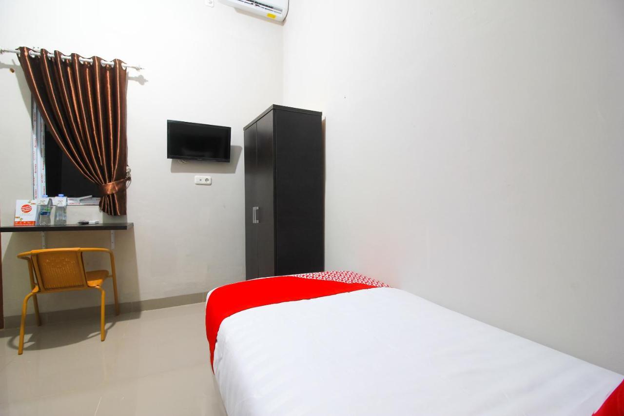 Oyo 1653 Fajar Residence Pekanbaru Extérieur photo