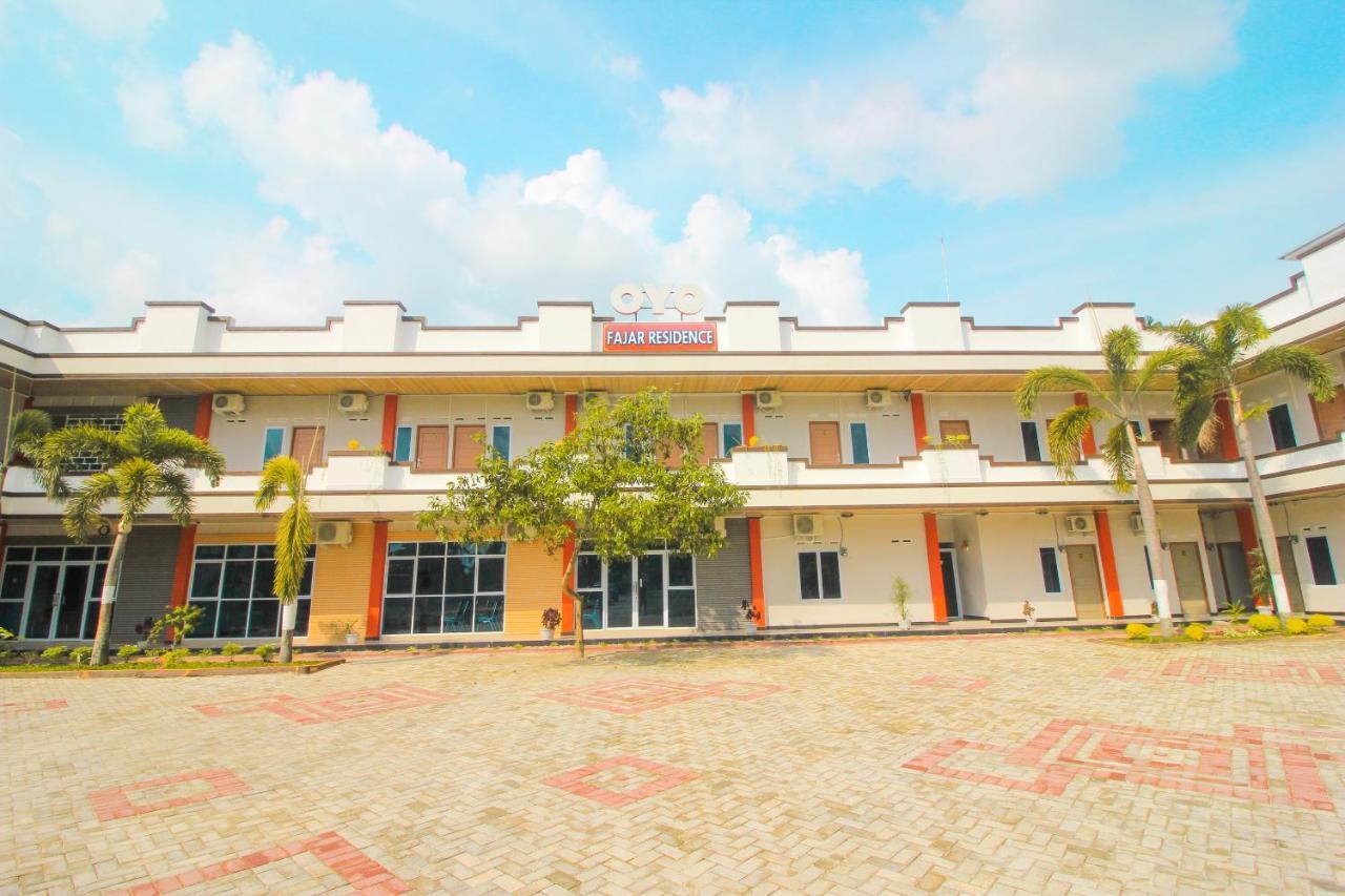 Oyo 1653 Fajar Residence Pekanbaru Extérieur photo