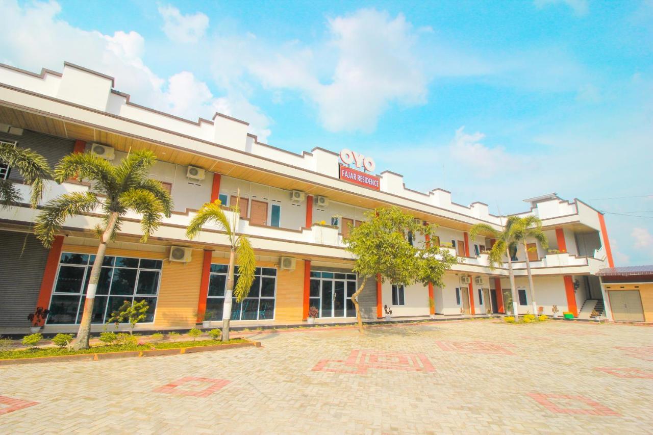 Oyo 1653 Fajar Residence Pekanbaru Extérieur photo