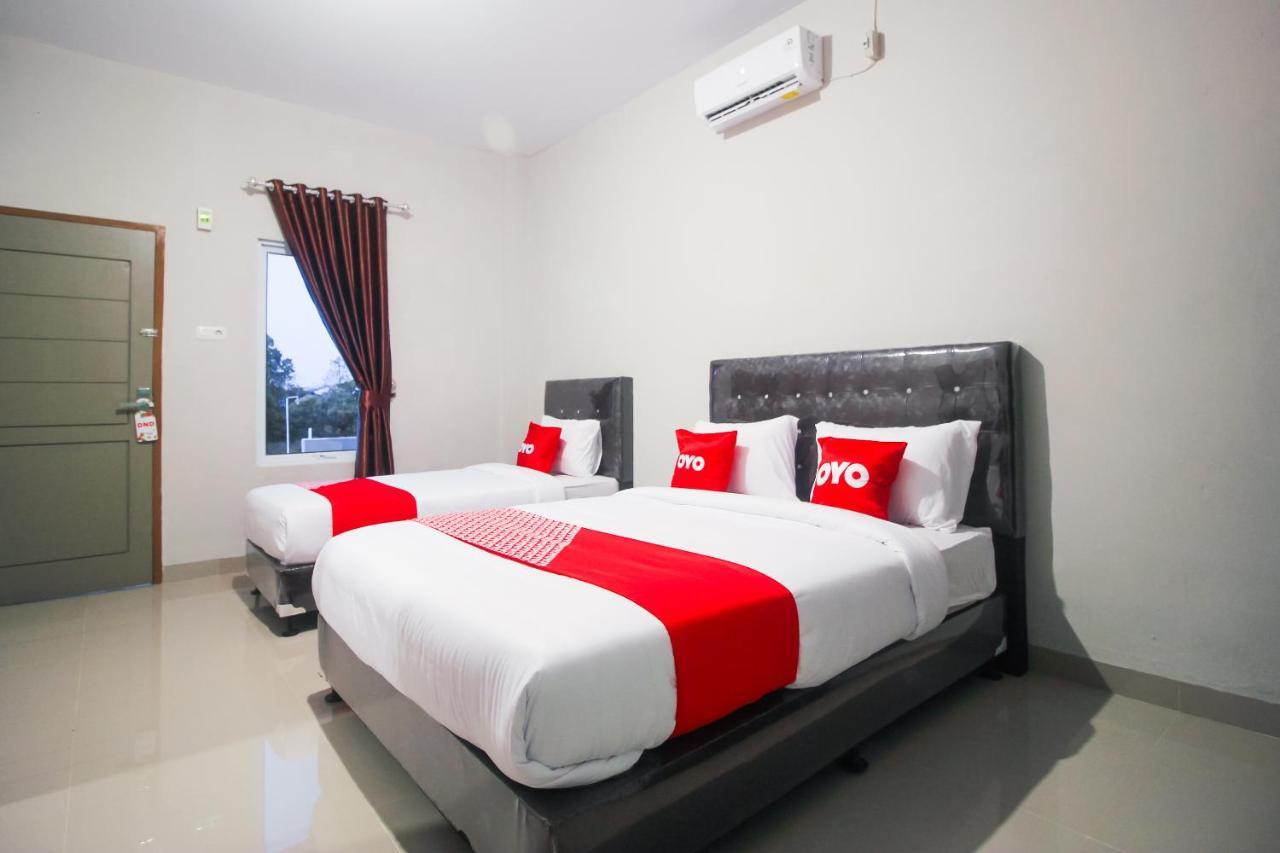 Oyo 1653 Fajar Residence Pekanbaru Extérieur photo